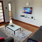 Clarendon Bright Apartment